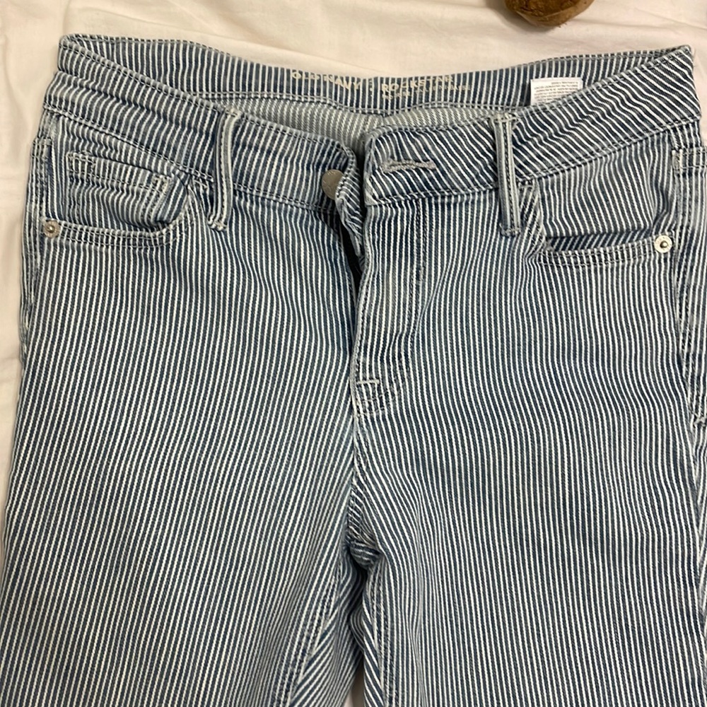 Womens embroidered jeans!!